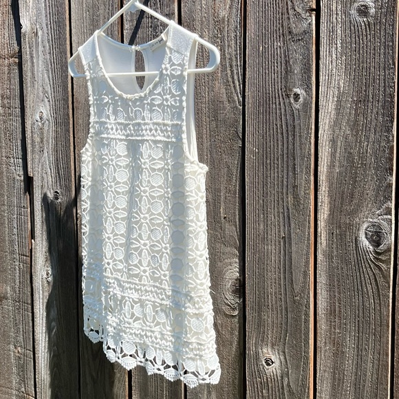 Live to be spoiled cream lace top size medium - Picture 4 of 10